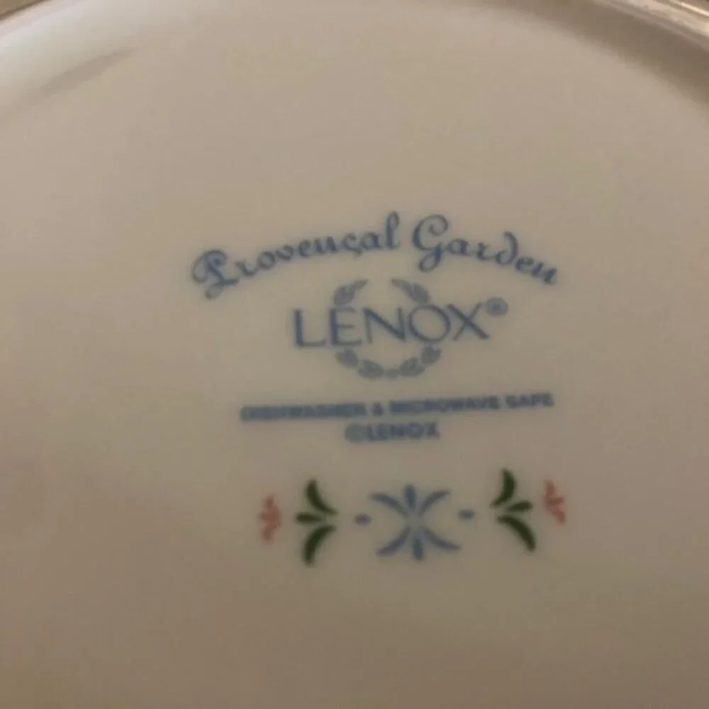 Lenox Provencal Garden Pig Luncheon Salad Accent Plate 9.5” Scalloped